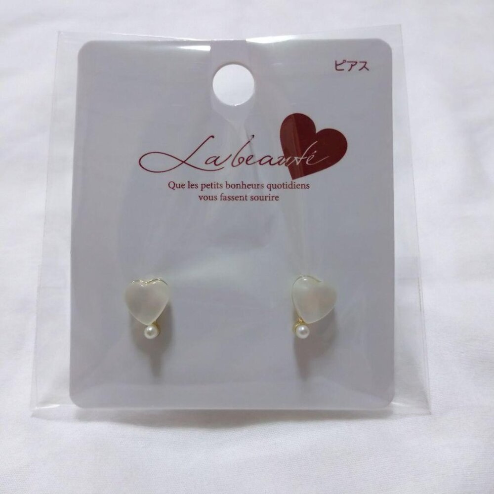 CanDo Heart Motif Earrings White